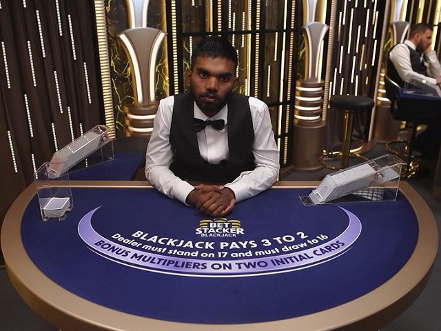 Classic Bet Stacker Blackjack 23
