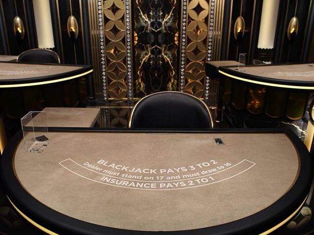 Platinum Private Blackjack 12